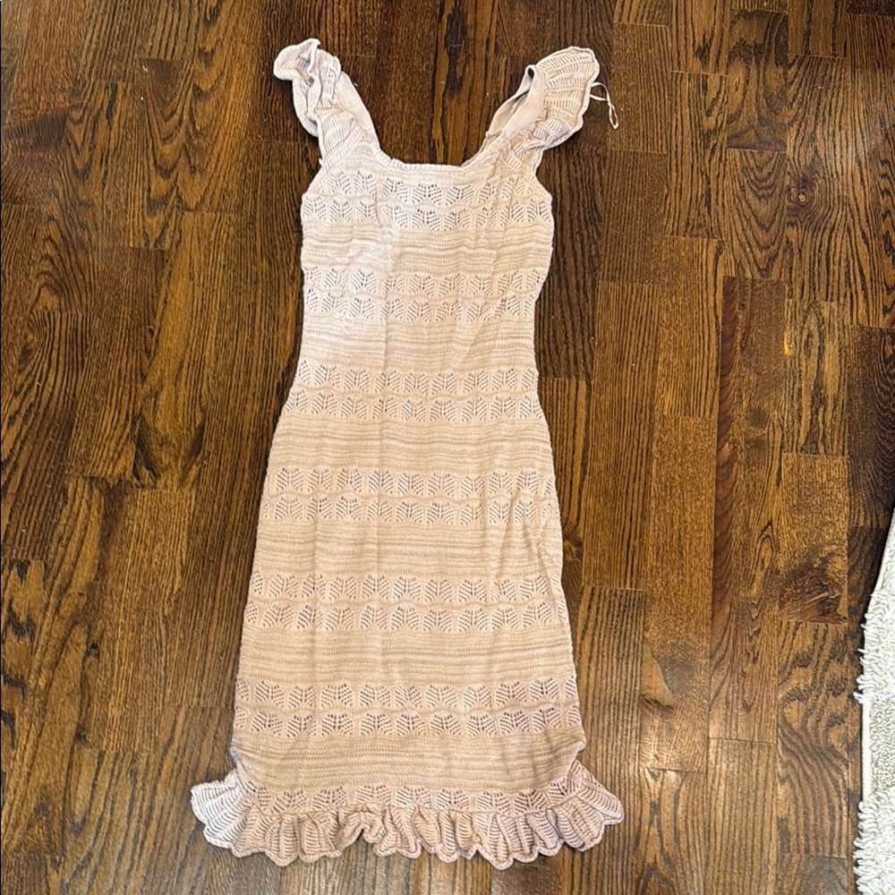 Chic Lace Midi Dress in tan/soft pink - a summer staple!